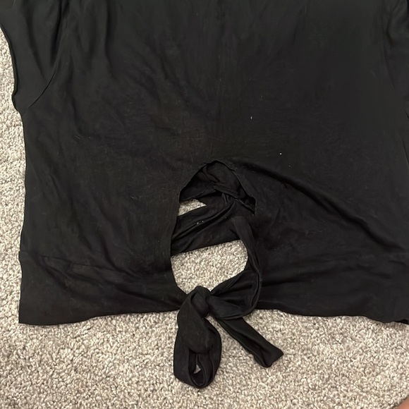 Black crop tee with cut outs - Picture 2 of 3